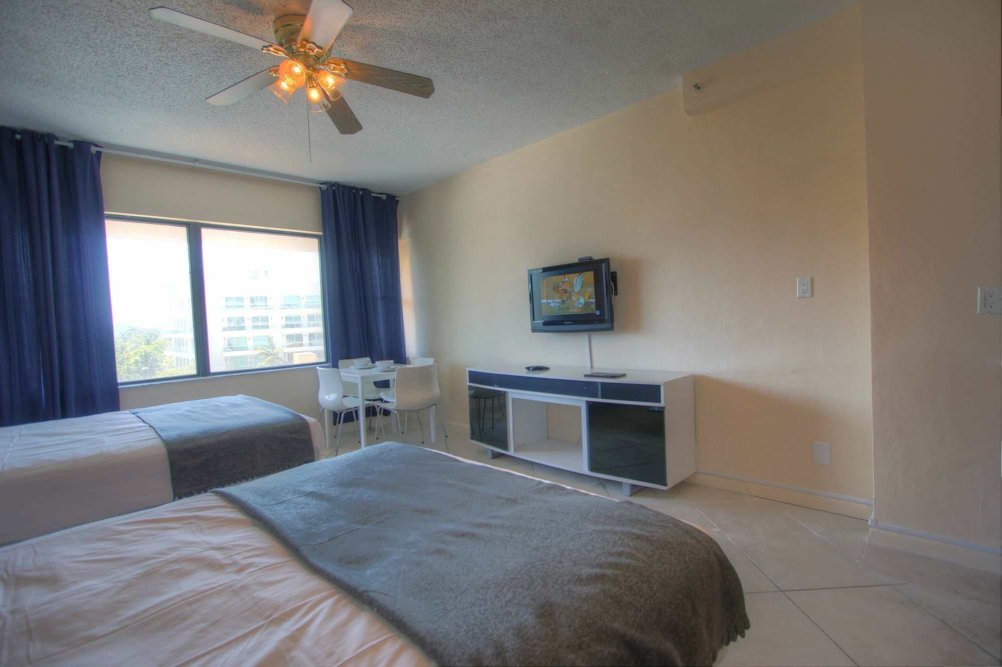 Private Apartments At The Casablanca Miami Beach Zewnętrze zdjęcie